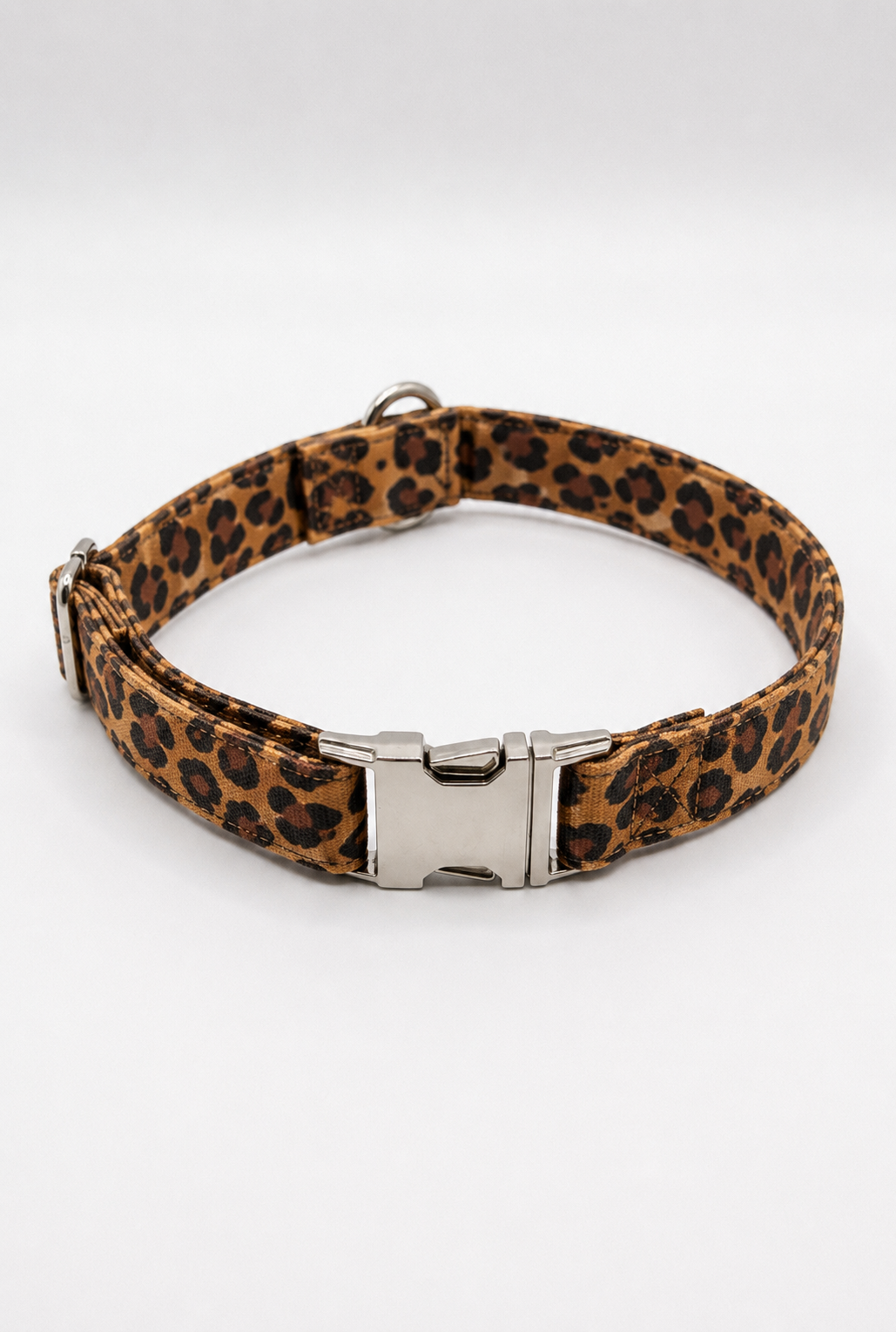 Leopard print Collar